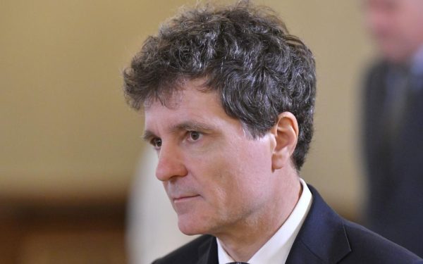 Nicușor Dan: Euro se adoptă dacă se lasă politicile pe-afară