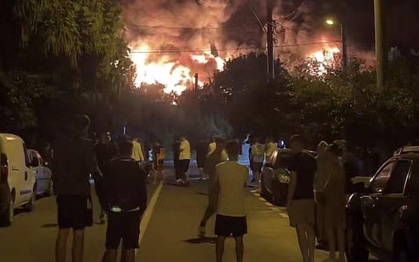 Incendiu în Nordul Capitalei. RO-Alert pentru evacuare