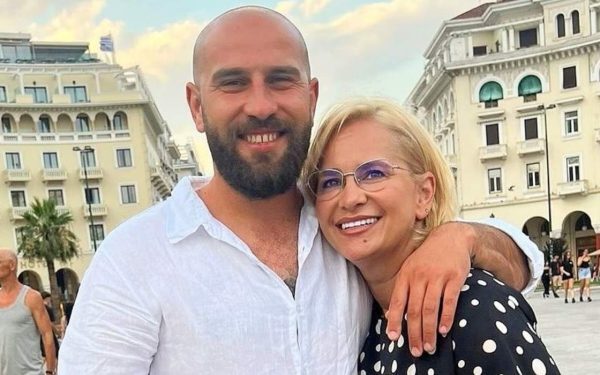 Paula Chirilă, apariție surprinzătoare pe plaja din Grecia cu iubitul