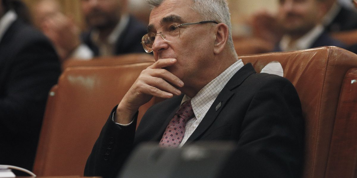Peiu îl acuză pe Nicușor Dan de minciună