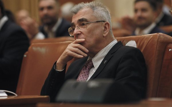 Peiu îl acuză pe Nicușor Dan de minciună