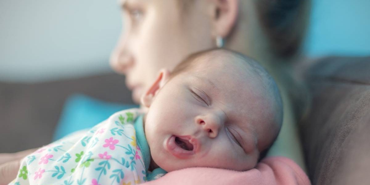 Mamele ignoră 5 semne medicale post-naștere. Doctor: „Nu le suportați”