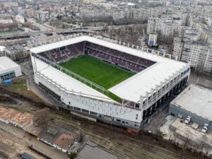 Rapid învinge CFR, urcă pe 1. Dobre, erou cu dublă