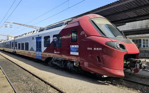 Tânără, scapă ca prin minune dintr-un accident cu trenul