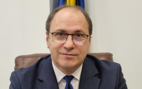 Școala fiului ministrului: legea, încălcată. De ce contează numărul de elevi