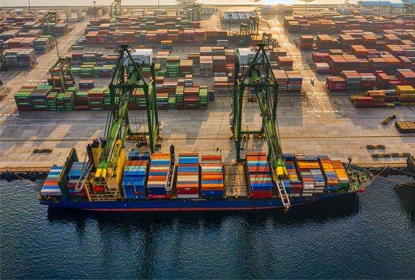 SUA-China: Acord pentru AI și negocieri pe taxe vamale