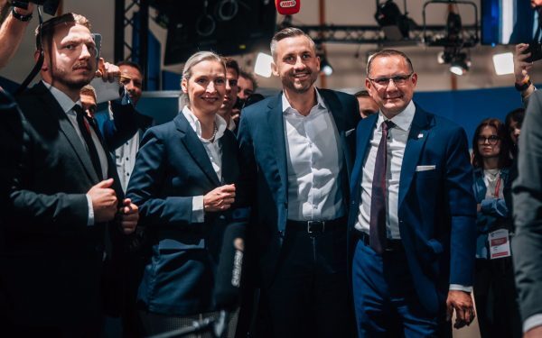 Extrema dreaptă triumfă în Saxonia-Anhalt, balanța puterii la Magdeburg