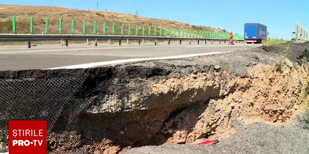 Autostrada Se Surpă: Crater Adânc, Reparare Imposibilă Momentan
