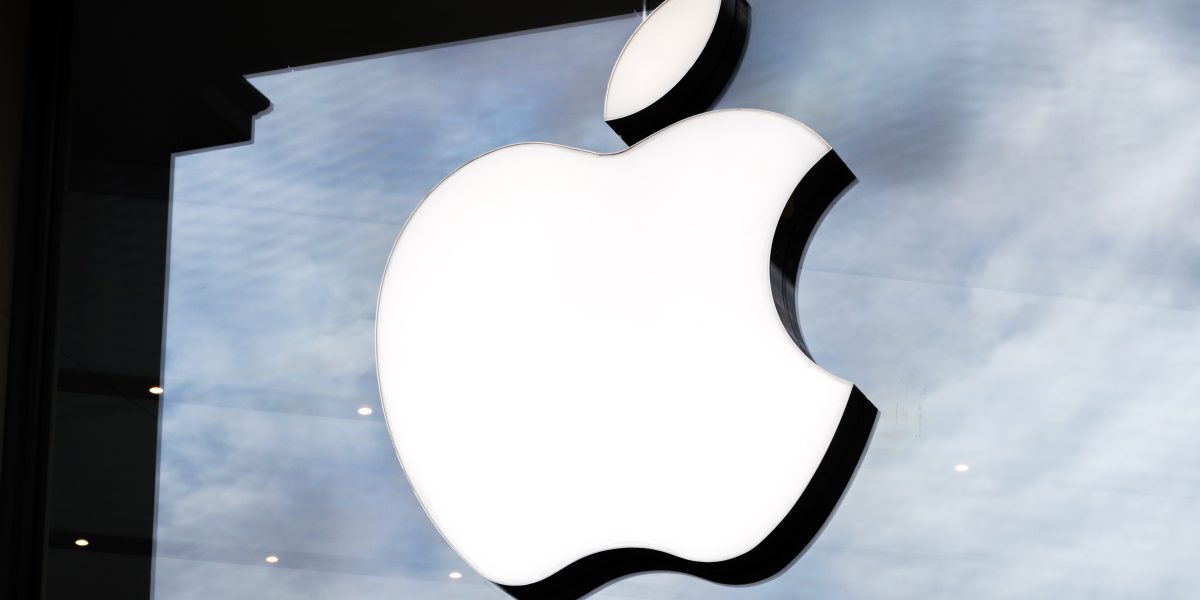 iPhone Ultra Pliabil: Apple Revoluționează Piața Astăzi