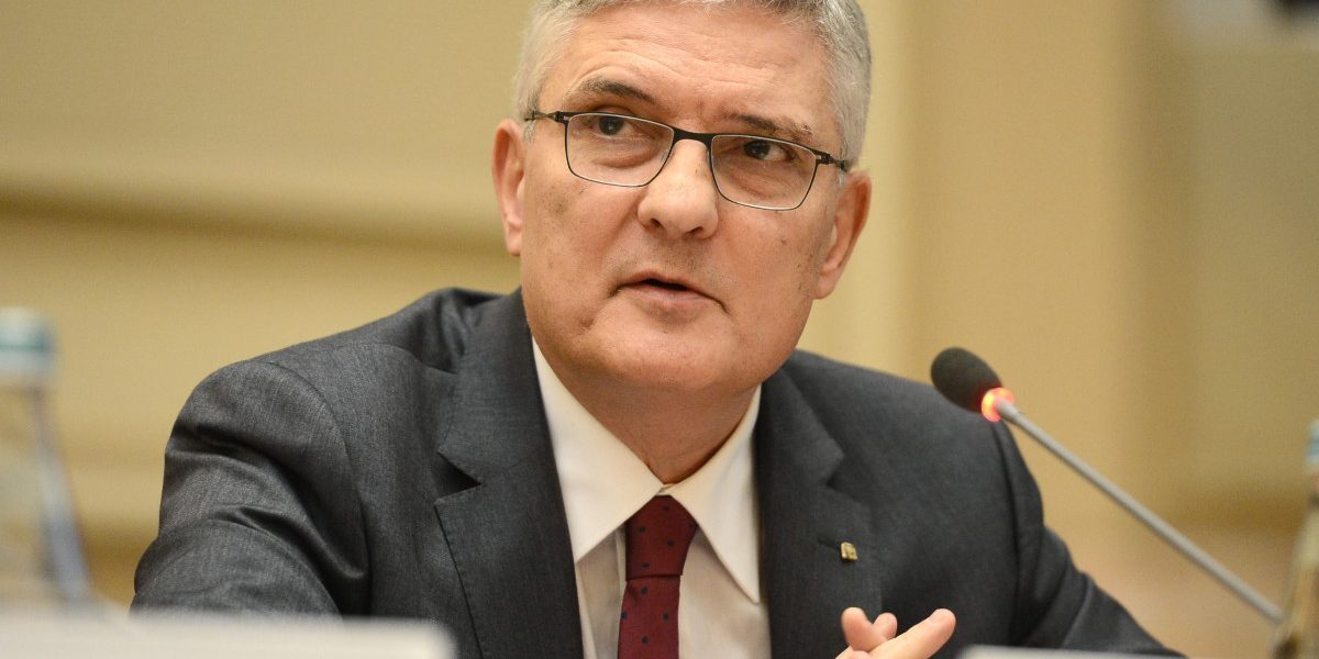 Dăianu: Guvern cu puteri depline pentru bugetul 2027