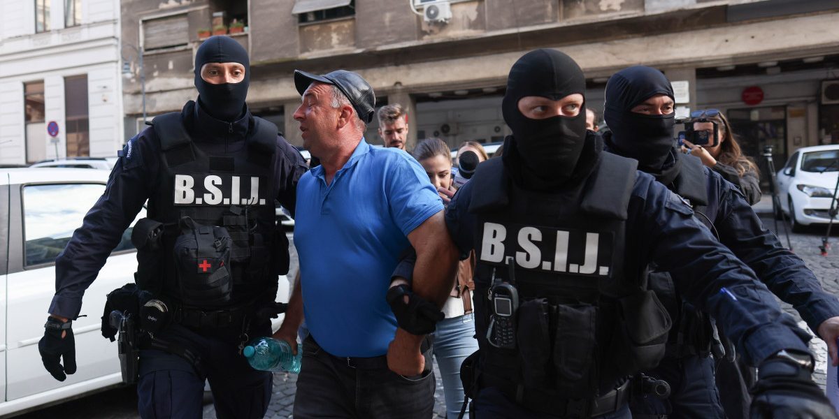 Percheziții masive după protestul ciobanilor. Procurorii cer arestarea a zece persoane