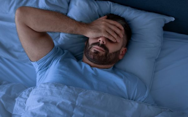 Somnul accelerează îmbătrânirea: Ce riscăm