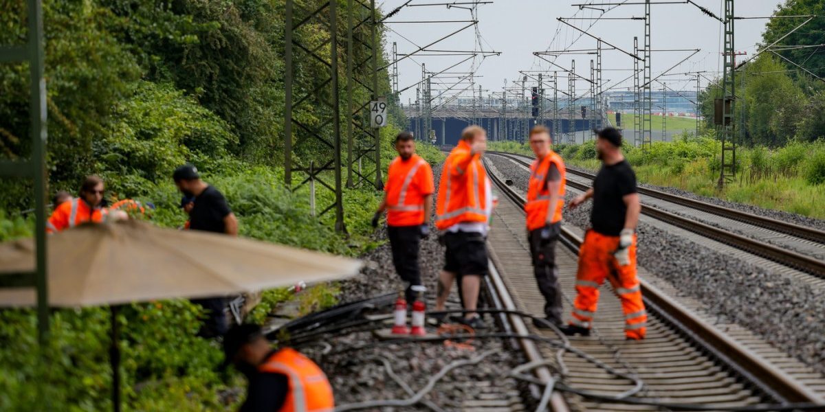 Germania: Cabluri furate, 300 de trenuri blocate pe șine