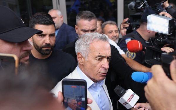 Călin Georgescu, primele cuvinte după libertate: „Lumea-i mică”