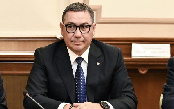 Ponta, despre Mykonos: „Nu vacanță, doar bărbați, nu noi ca useriștii”