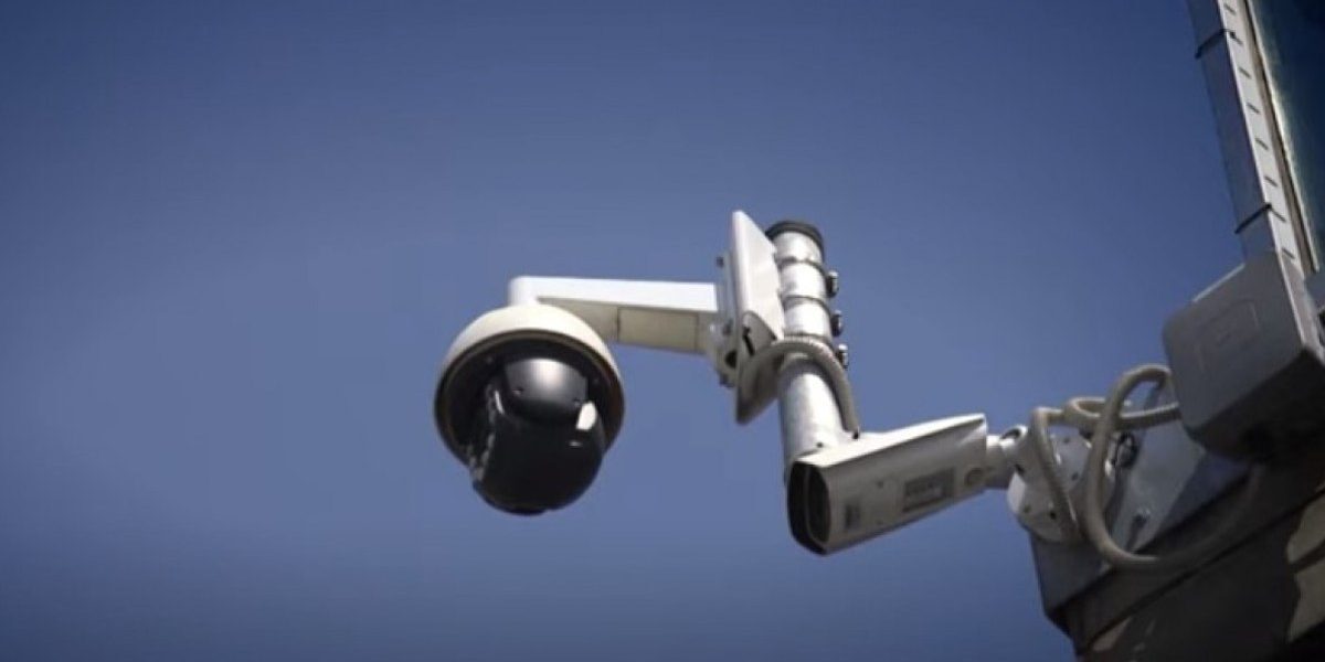 AI a greșit ținta: Polițiști în casă la 4 dimineața