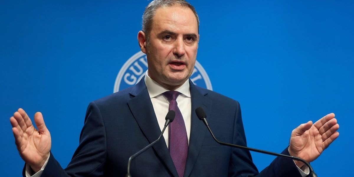 România, salvată pe muchie de cuțit de junk-ul S&P