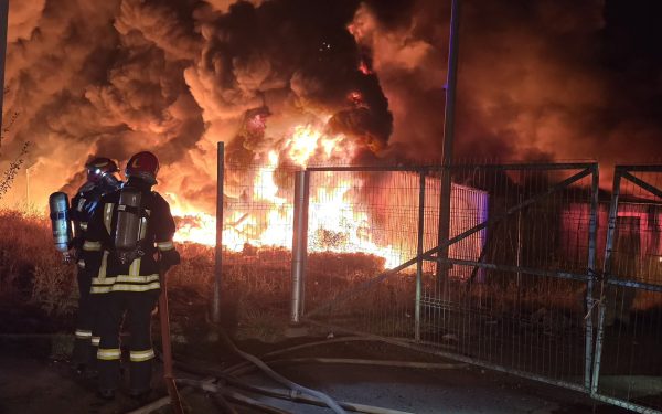 Incendiu hală Sibiu: Ro-Alert pentru fum dens