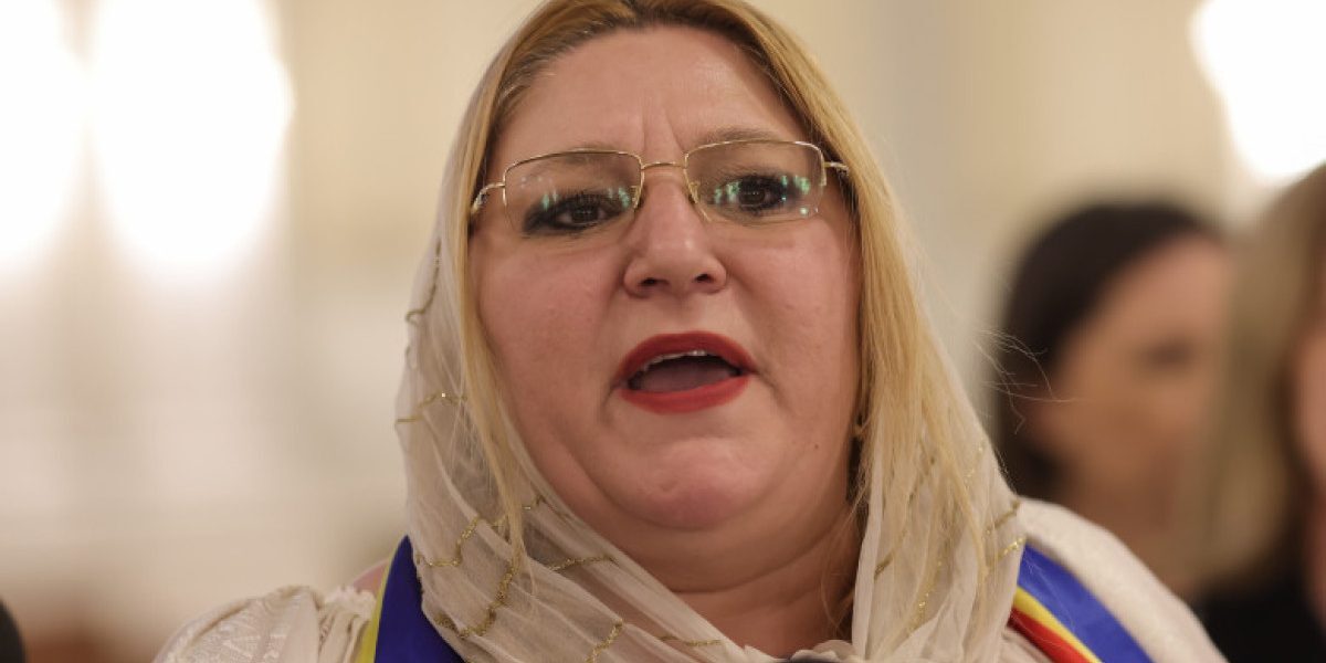 Șoșoacă: Niculescu, agentul Franței. SOS România nu votează. „Dati-ne apa înapoi”